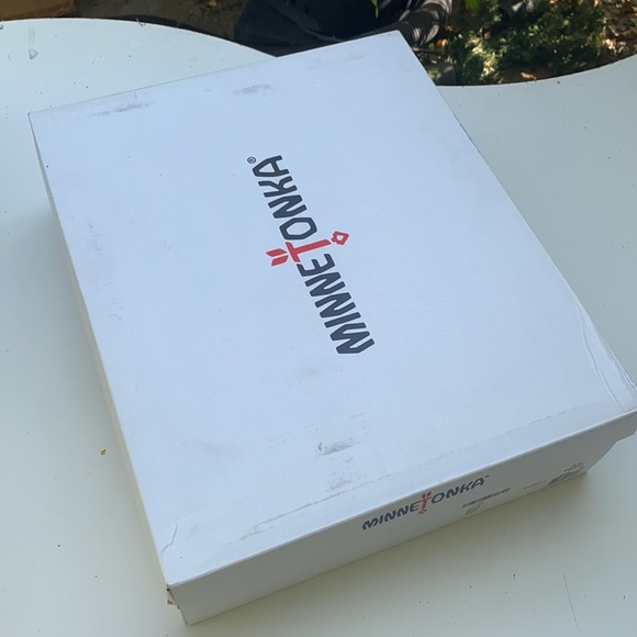 AUTH NIB MINNETONKA 1632F IN RARE PLUM COLOR - Picture 13 of 13